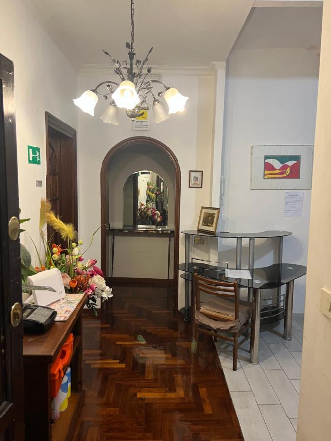 ローマ Calatafimi 41 Bed & Breakfast エクステリア 写真